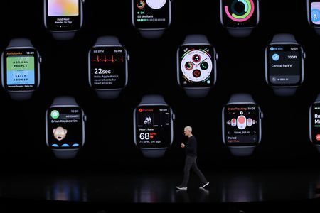 Apple Watch Series 5: tutte le caratteristiche e i prezzi