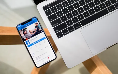 Meta (Facebook) brucia 250 miliardi in Borsa, e Apple c'entra qualcosa