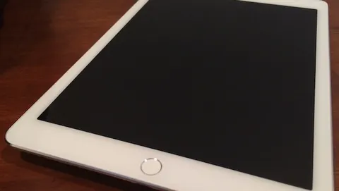 iPad Air 2, finiture dorate e display laminato anti-riflesso all'evento del 9?