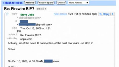 Steve Jobs rivoluziona le pubbliche relazioni attraverso la posta elettronica