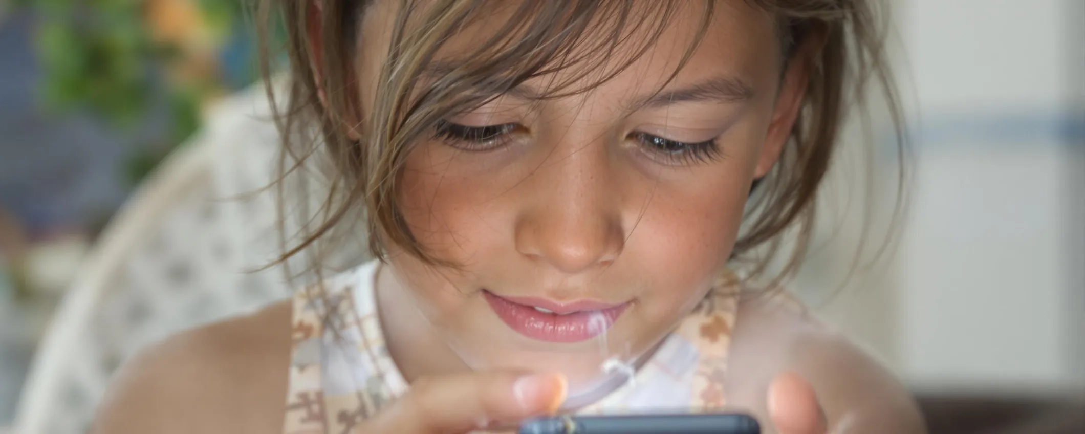 Dipendenza da smartphone: allarme tra bambini e adolescenti italiani