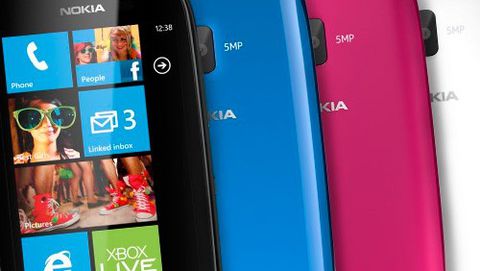 Nokia Lumia 610 senza Skype, Angry Birds e PES