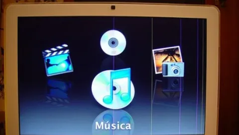 Linee sugli schermi degli iMac