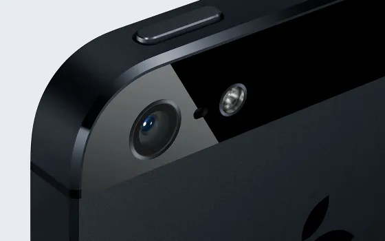 iPhone 5S con fotocamera da 12 megapixel e funzionalità notturna