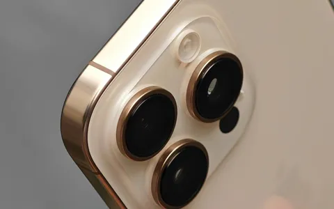 iPhone pieghevoli, c'è la possibile svolta: Apple ha un nuovo brevetto
