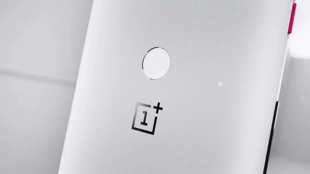 OnePlus 5T Sandstone White arriva in Italia