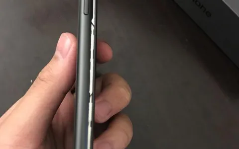 iPhone 8 Plus, ancora segnalazioni di batterie deformate