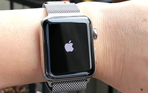 Apple Watch 3, un bug riavvia l'orologio se chiedete il meteo a Siri