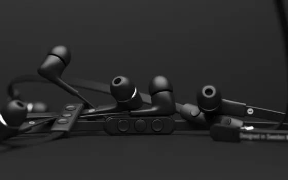 a-JAYS Five: la recensione degli auricolari in-ear per iOS
