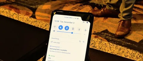 Samsung mostra uno smartphone 5G con notch