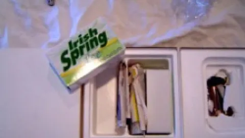 Ordina un iPod e riceve una.. saponetta!