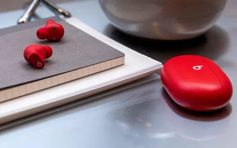 Beats Studio Buds: qualità top e prezzo crollato: costano la metà