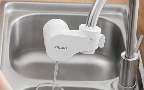 Depuratore da rubinetto Philips X-Guard: acqua pura a casa, risparmio al negozio