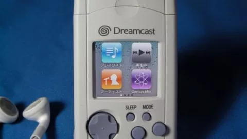 Il nuovo iPod nano incastonato in una VMU del Dreamcast
