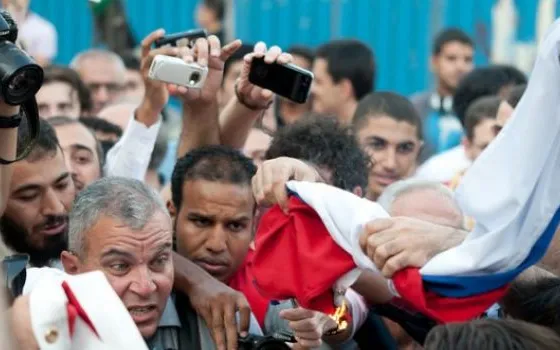 La Siria vieta l'uso di iPhone per censurare la voce della protesta