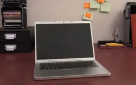 Un MacBook spaziale dopo il modding di un utente francese