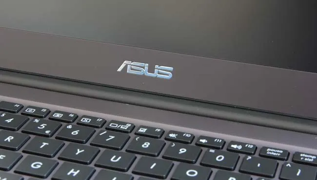 ASUS ZenBook UX305: pura eleganza