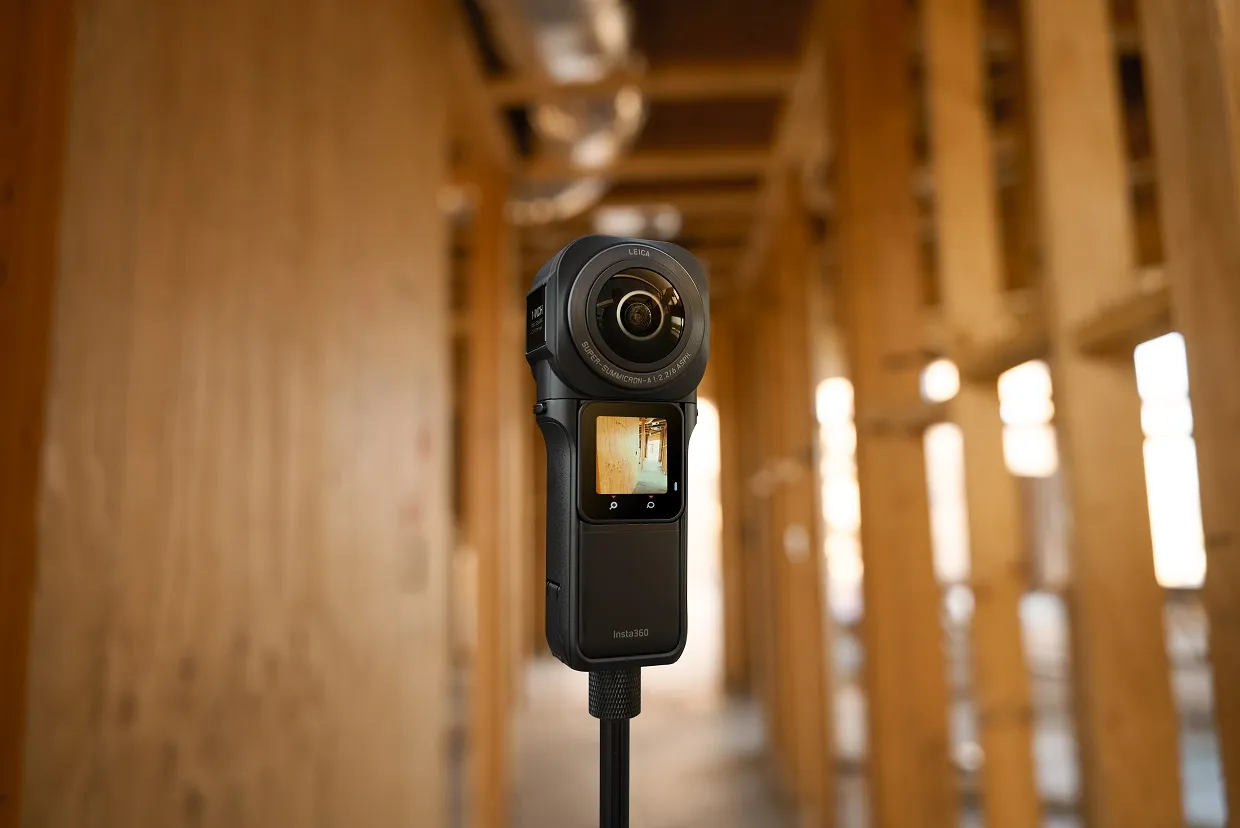 Ufficiale, ecco la Insta360 One RS 1 inch 360: costruita per seguirti ovunque tu vada