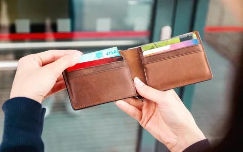 Qual è l'alternativa alle carte di credito ma senza il rischio debiti?