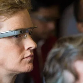 Google Glass con lenti graduate: è quasi realtà