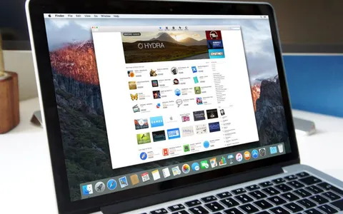 Ex-NSA rivela: chiunque può spiarvi dalla iSight del Mac (e come impedirlo)