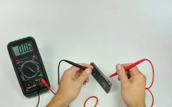 iFixit indaga sulle antenne modificate dell'iPhone 4