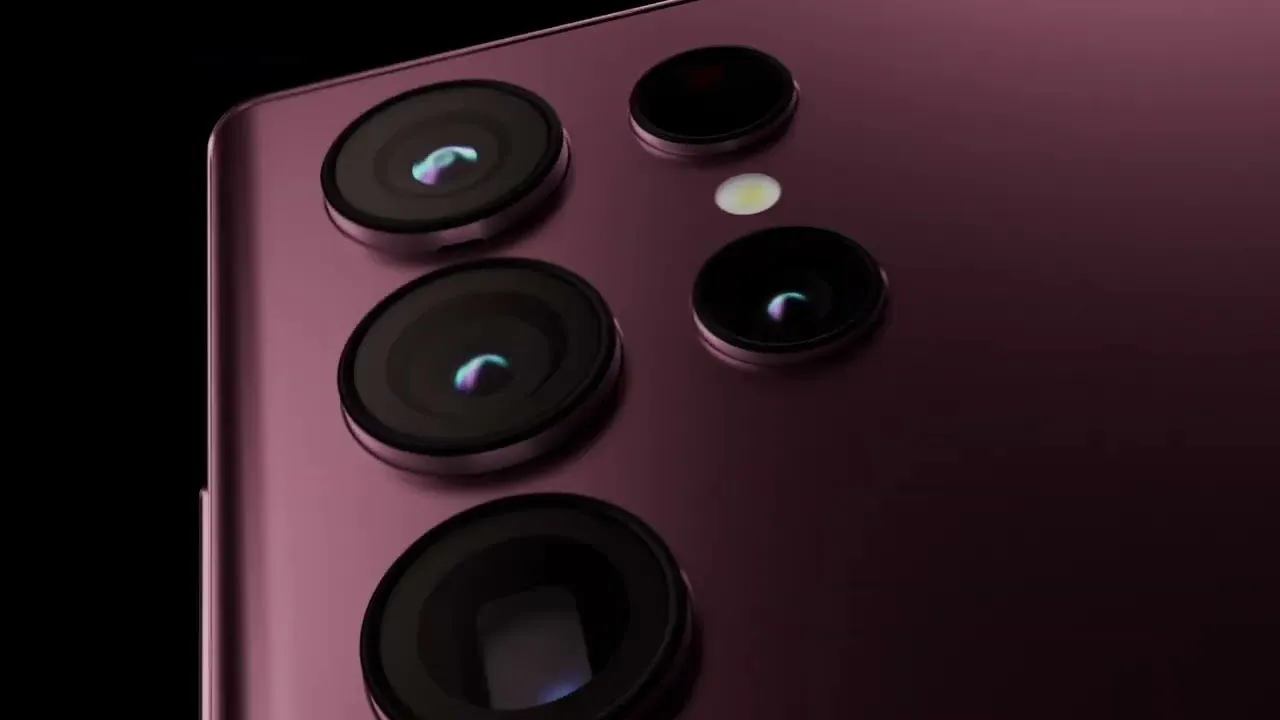 Samsung brucia iPhone 14: 