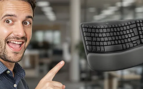 Tastiera ERGONOMICA Logitech Wave Keys: solo per oggi a quasi metà prezzo