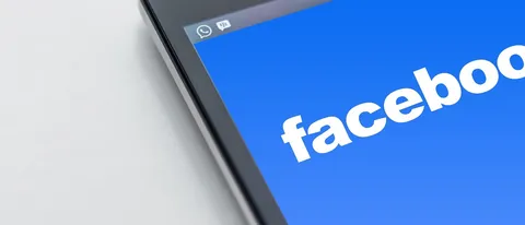 Facebook, lotta al phishing