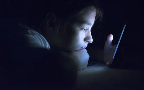 iPhone potrebbe cambiare la forma dei vostri occhi, e indurre insonnia