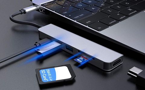 Hub USB 7 in 1: col Black Friday espandi il Mac a 13€