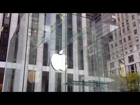 Opening Apple store 5th Avenue New York