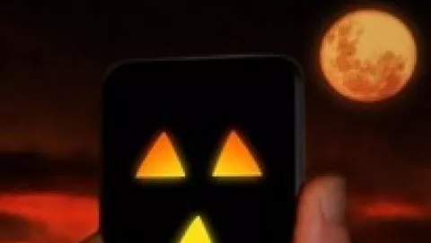 Una maschera di Halloween anche per l'Phone e l'iPod touch