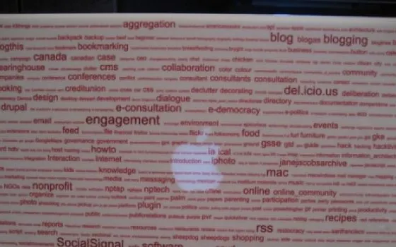 MacBook con tagcloud
