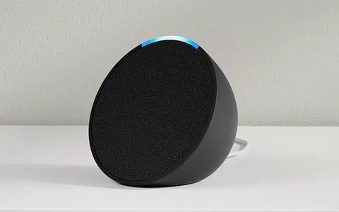 Echo Pop, l'altoparlante intelligente stiloso con Alexa a soli 17€: ULTIMI pezzi