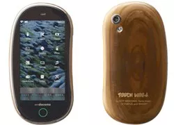 Svelati i prototipi di telefoni in legno Touch Wood