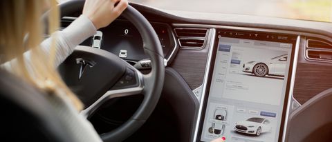 Tesla con AMD per la guida autonoma (update)