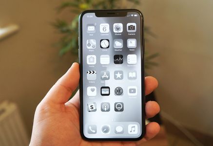 iPhone X e XS: aumentare la batteria con il Dark Mode segreto