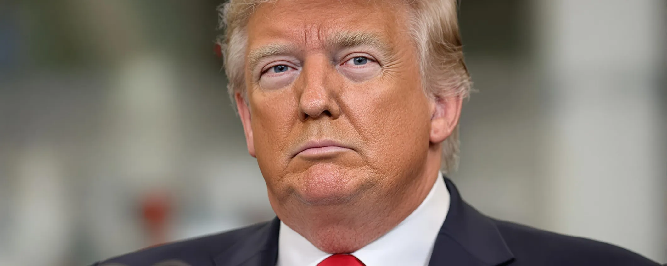 Donald Trump lancia la criptovaluta $TRUMP: mercato in fermento