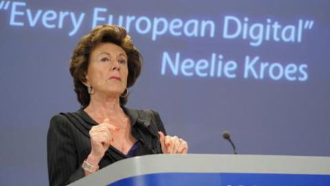 Neelie Kroes chiude la porta a SOPA e ACTA