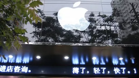 Apple accusata di vendere iPhone ricondizionati come nuovi in Cina