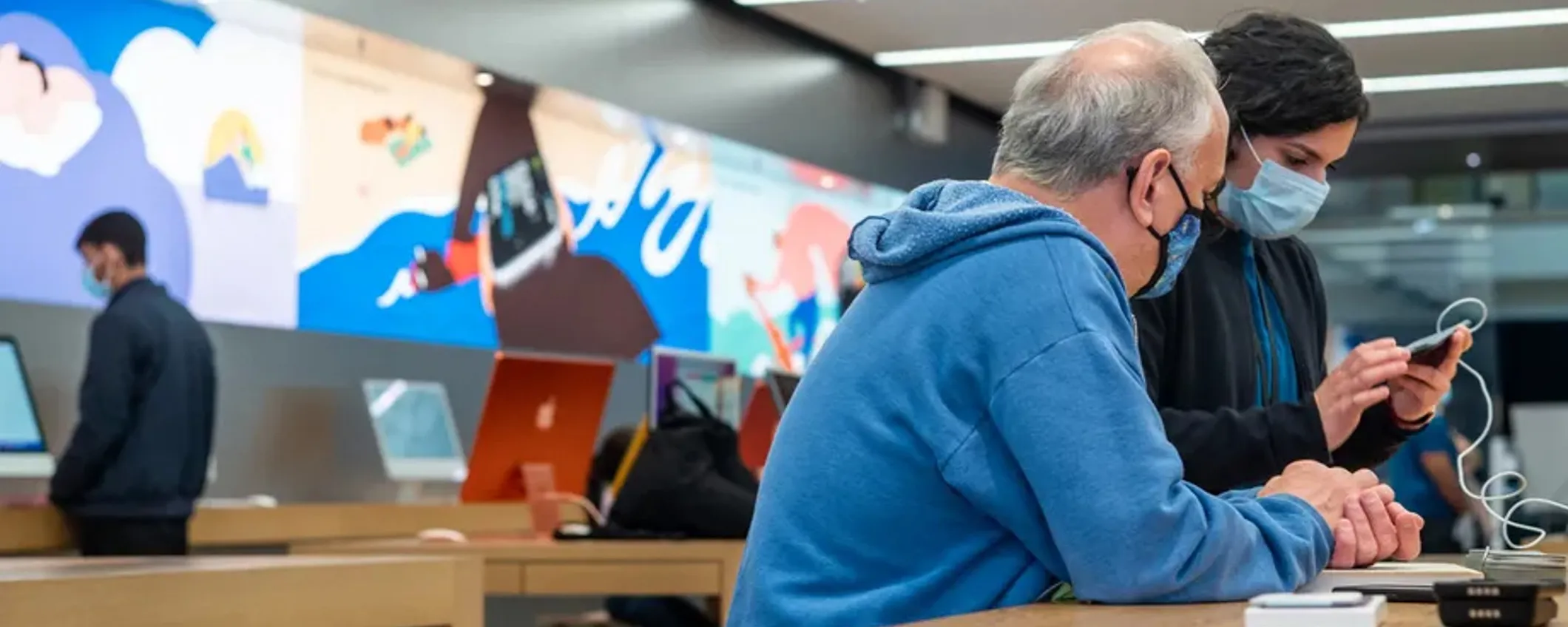 Apple Store: in alcuni negozi US la mascherina non è più obbligatoria