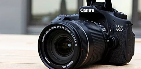 Canon EOS 7D Mark II, online specifiche e uscita