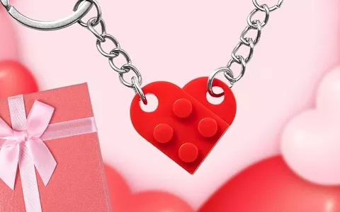 Portachiavi NumeroPhi LEGOLove in mattoncini originali: idea regalo per San  Valentino - Webnews