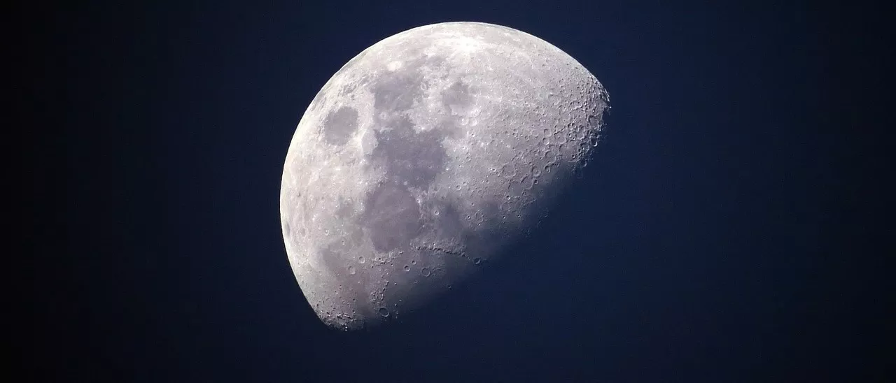 Luna, trovata antichissima roccia terrestre