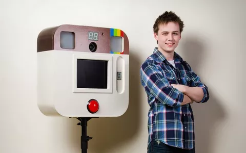 Instagram curiosità: Arduino Due integrato per costruire un photo-booth in legno