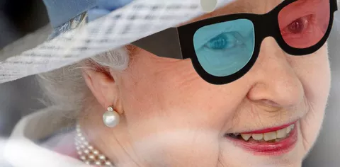 Regina Elisabetta in 3D per gli auguri di Natale