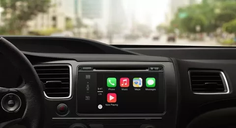 Apple CarPlay, secondo gli esperti rischia di distrarre dalla guida