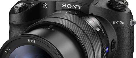 Sony Cyber-shot RX10 III con zoom ottico 25x