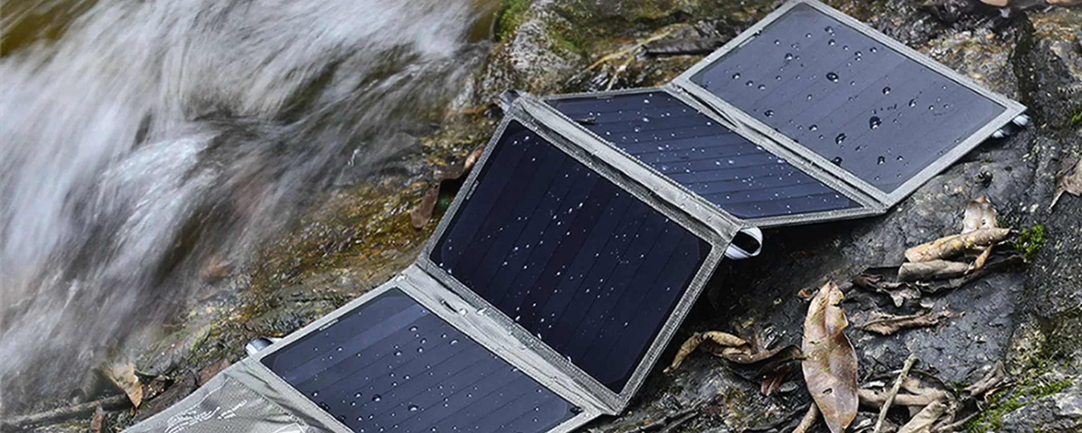 Caricabatterie Solare Portatile: ricarica ovunque, grazie al sole